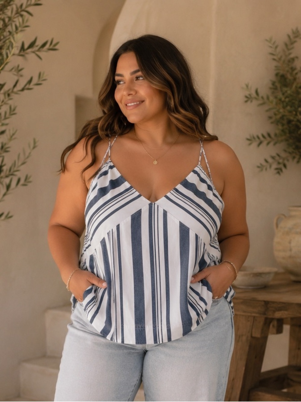 NWT Universal Thread Women's Striped Flowy Halter Tank Top XL Blue & White